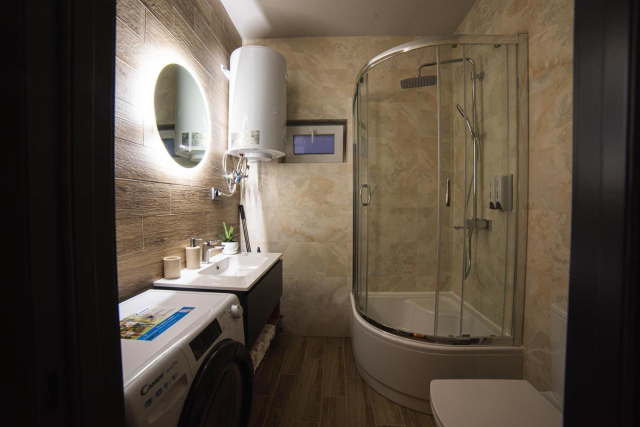 Luxury Apartments Petofi Uzhhorod Ngoại thất bức ảnh